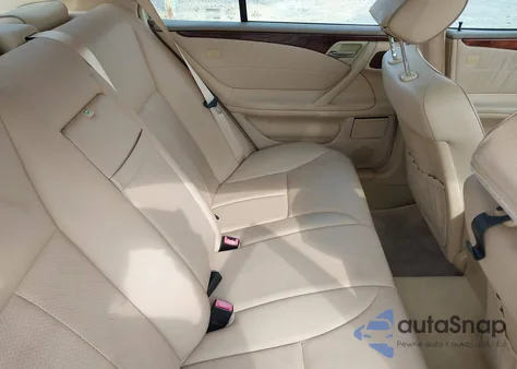 2001 Mercedes-Benz E 320 z USA, uszkodzony, nr VIN WDBJF65J61B180354